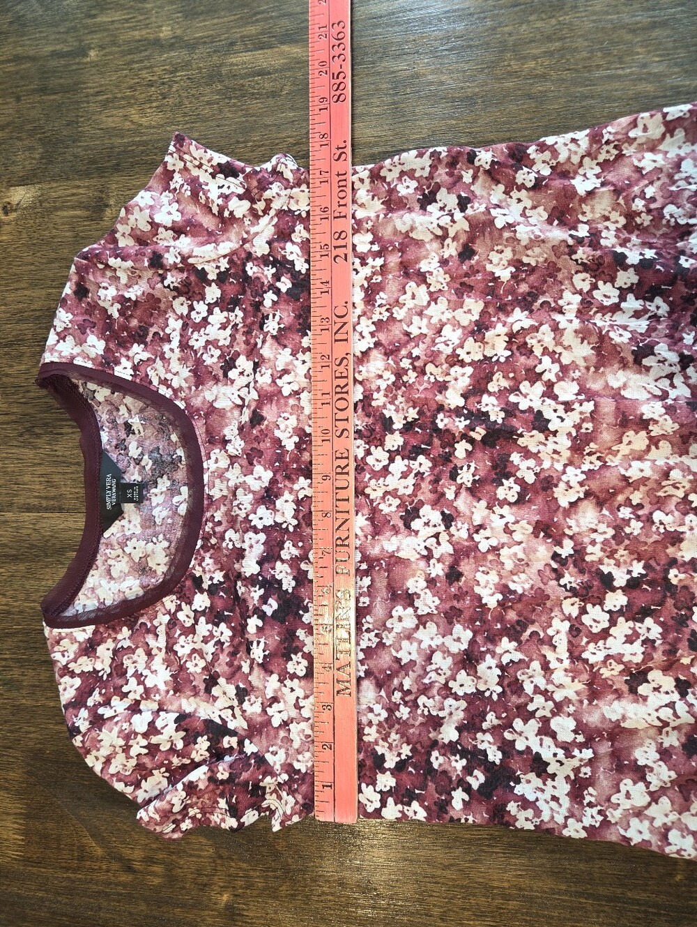 Simply Vera Vera Wang Burgundy Floral Short-Sleeve Tee - Picture 10 of 11